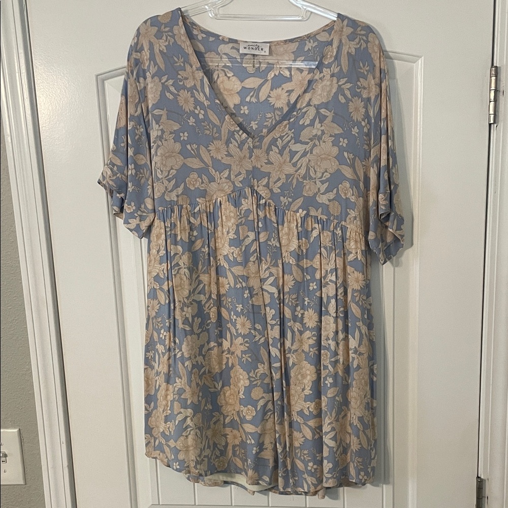 Universal Thread Blue and Cream Floral Tunic